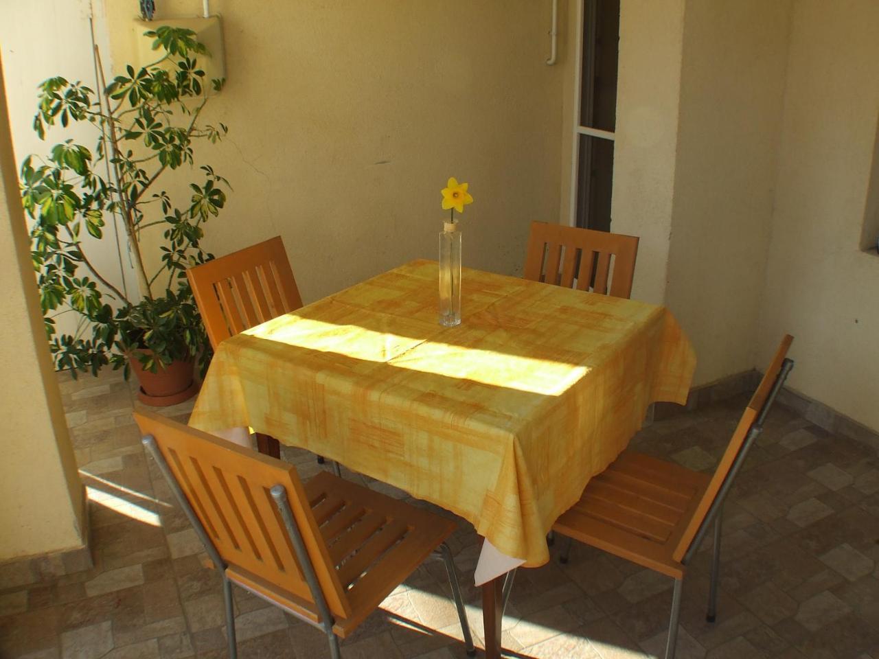 Livi Apartman Merevfalu Kerti Medencevel Fonyód Esterno foto
